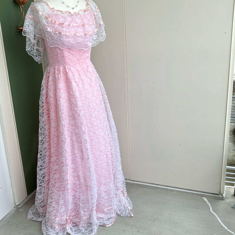 Vintage 70s Pink and White Lace Capelet Dress